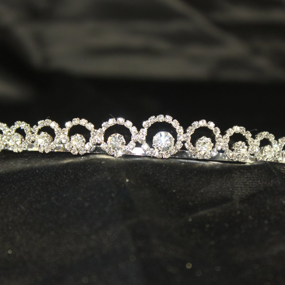 Crystal and Silver Metal Princess Crown-TIA19 - Picture 5 of 5